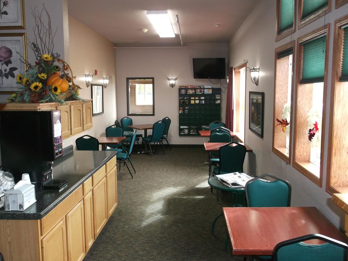 De Smet Super Deluxe Inn & Suites Экстерьер фото