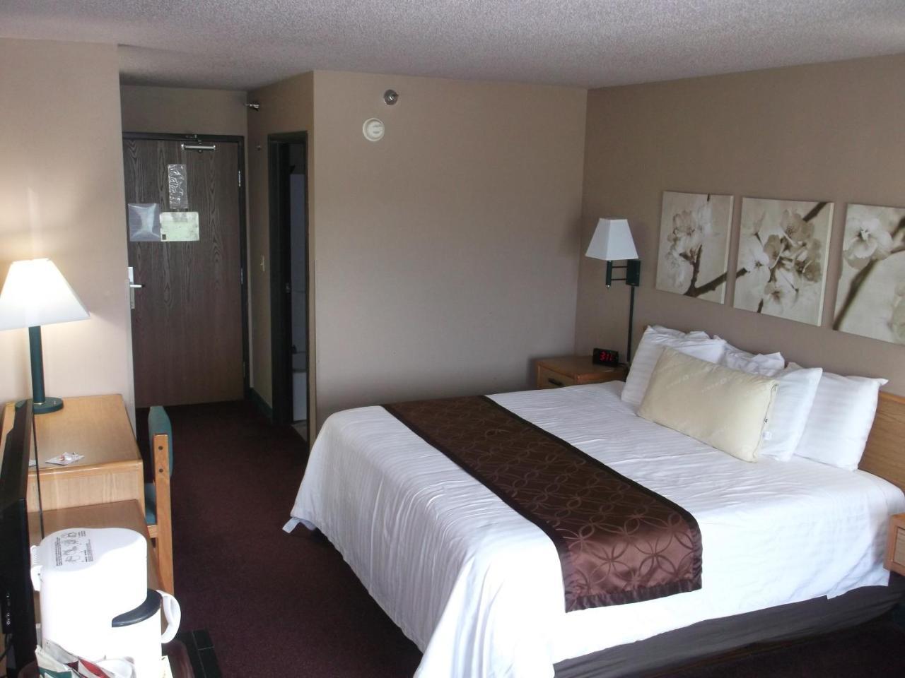 De Smet Super Deluxe Inn & Suites Экстерьер фото