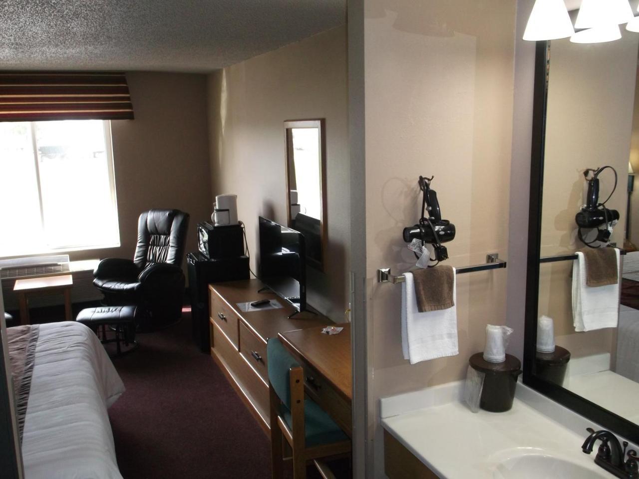 De Smet Super Deluxe Inn & Suites Экстерьер фото